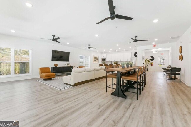 Building Photo - 4100 Denton Dr