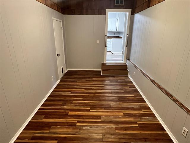 Building Photo - 1203 Blanton Dr