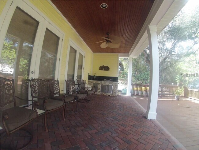 Building Photo - 11949 Riverhills Dr