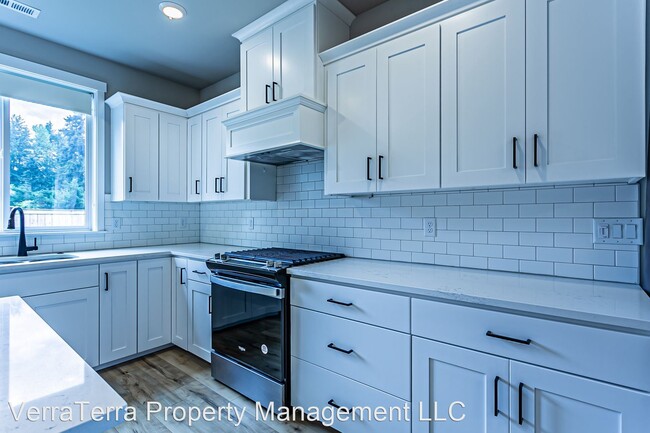 Building Photo - 4 br, 3 bath House - 6806 165th St Ct E
