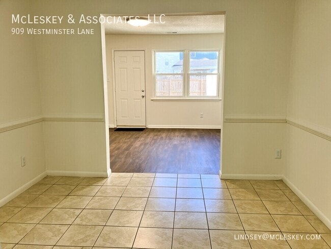 Building Photo - 909 Westminster Ln