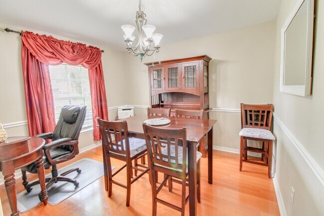 Building Photo - 2120 Falkner Rd