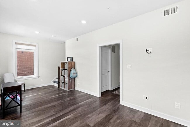 Building Photo - 1608 Rocky Shale Terrace SE