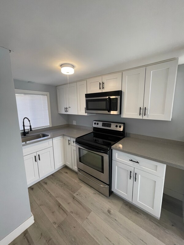 Building Photo - 214 Spruce St