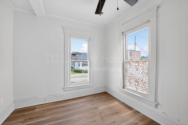 Building Photo - 2113 Goff Ave