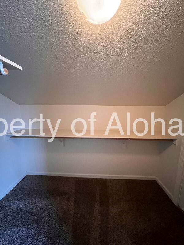 Building Photo - 5668 W Bloom St