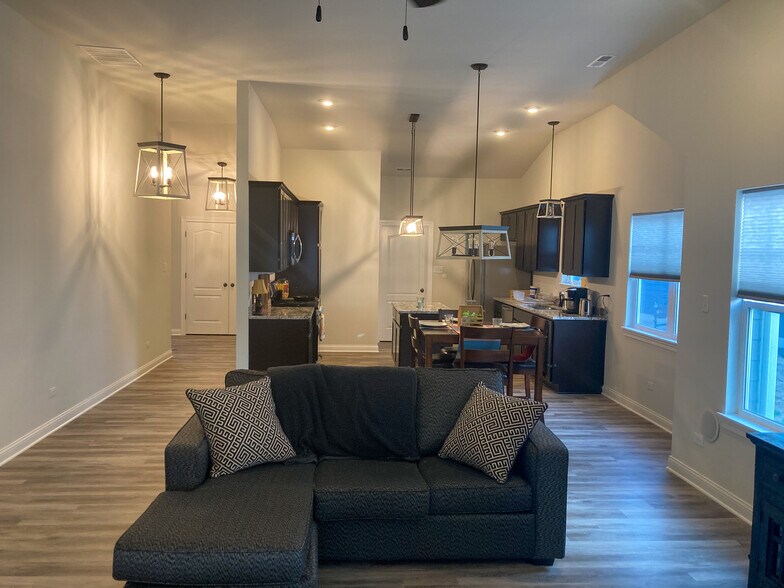 Building Photo - 5926 S Dune Harbor Dr