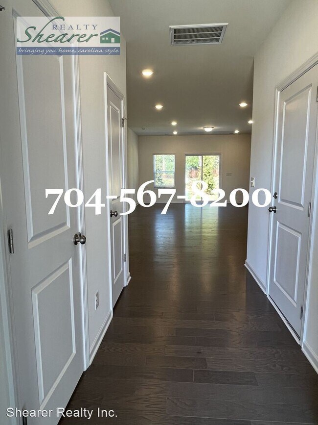 Building Photo - 3 br, 2.5 bath House - 2869 Yeager Drive