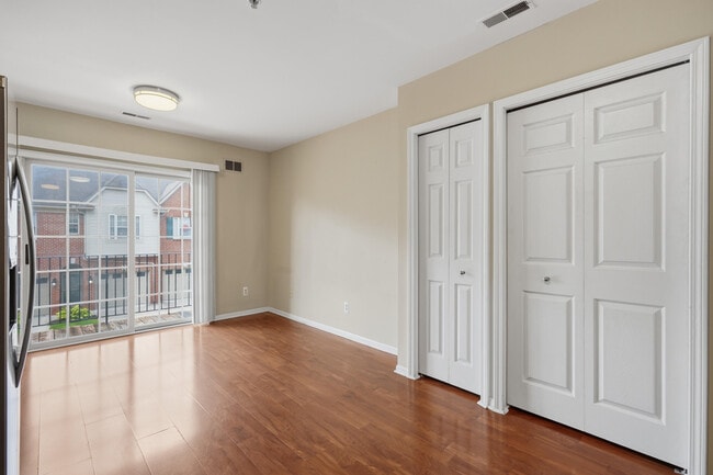 Building Photo - 39475 Springwater Dr
