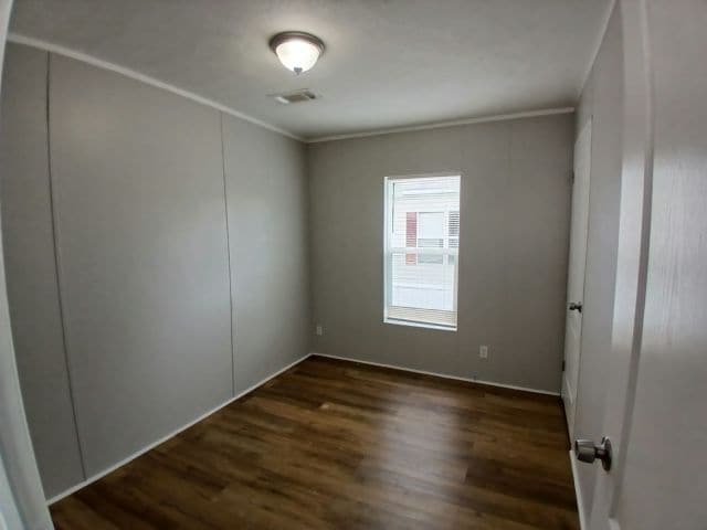 Building Photo - 1400 Banana Rd