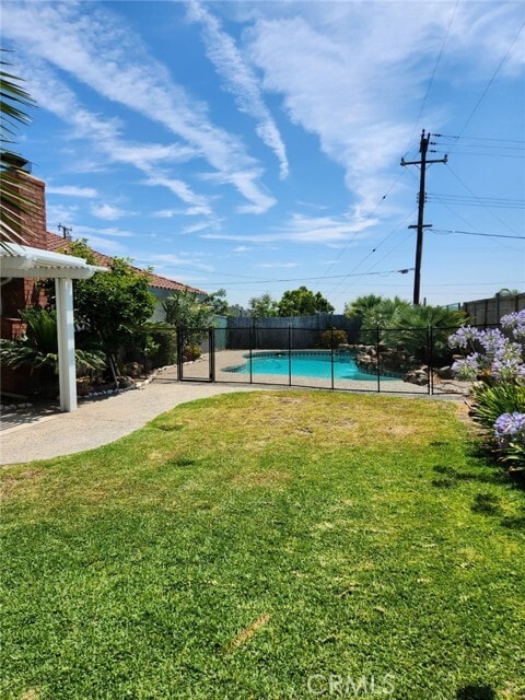 Building Photo - 2300 El Rancho Vista