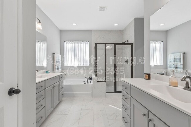 Building Photo - 504 Flip Trail