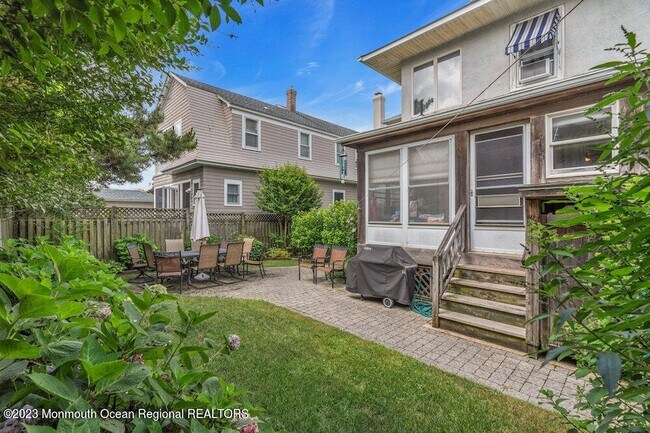 Building Photo - 683 Main Ave