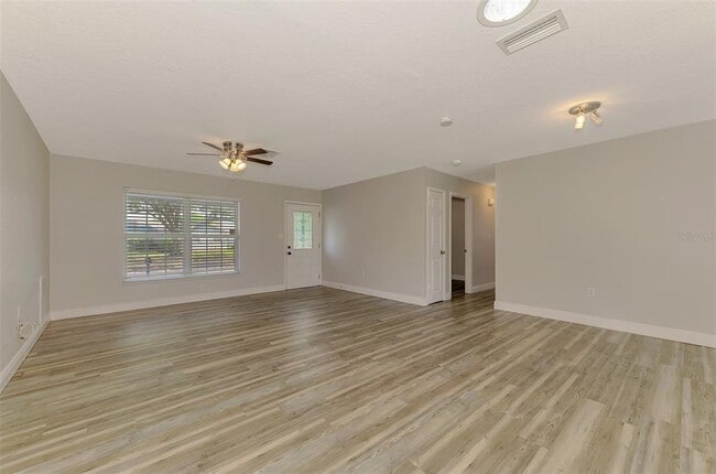 Building Photo - 5520 Hayden Blvd
