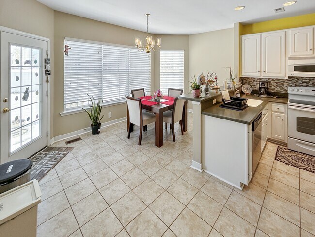 Building Photo - 14020 Seneca Ridge Dr