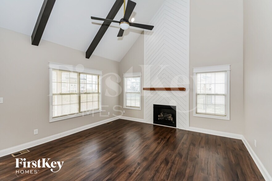 Building Photo - 372 Lowline Dr