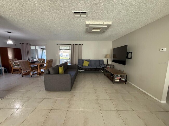 Building Photo - 10174 Mason Dixon Cir