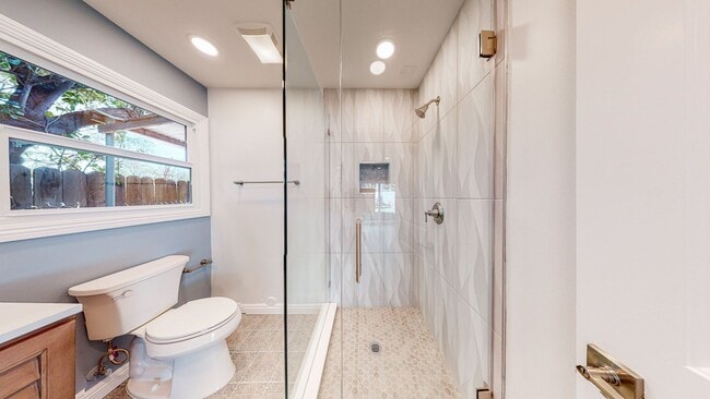 Building Photo - 5 bedroom, 5.5 bath, 4800 sq ft Prime Studio City Home with Pool and Hollywood Hills views