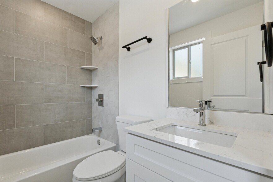 Building Photo - 2401 N 2nd St