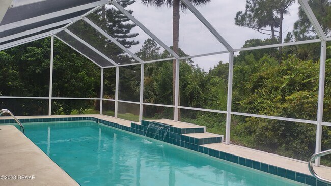 Building Photo - 4568 Woodcove Dr