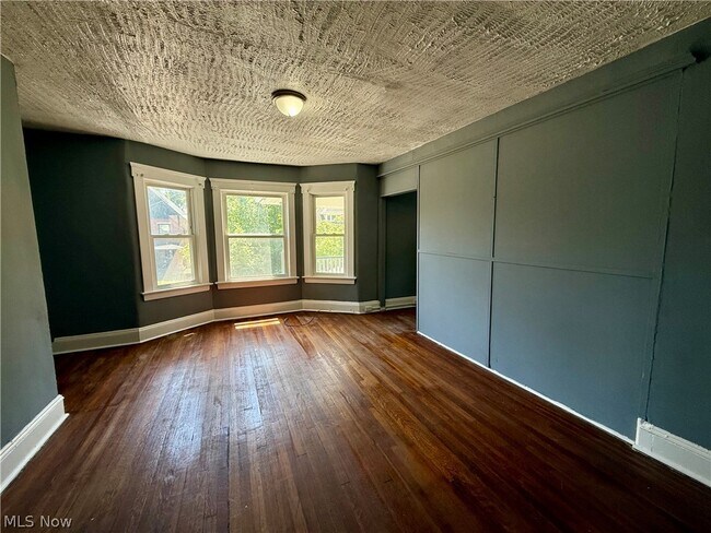 Building Photo - 10817 Orville Ave