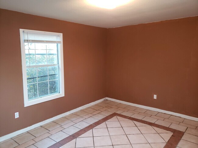 3rd bedroom - 2934 Chestnut Ave