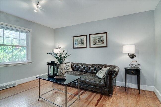 Building Photo - 452 Powderhouse Rd SE