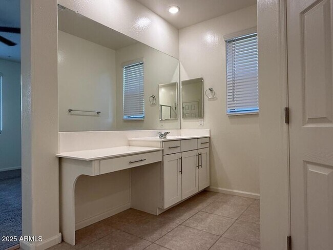 Building Photo - 21288 W Yale St