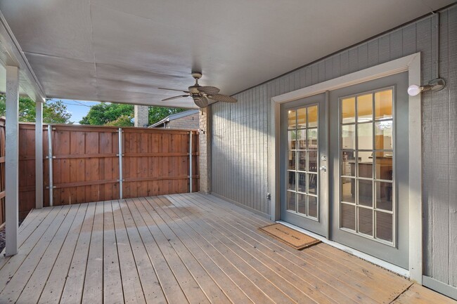Building Photo - Captivating 3-Bedroom Escape with Private Deck & HOA Pool Access in Grand Prairie!