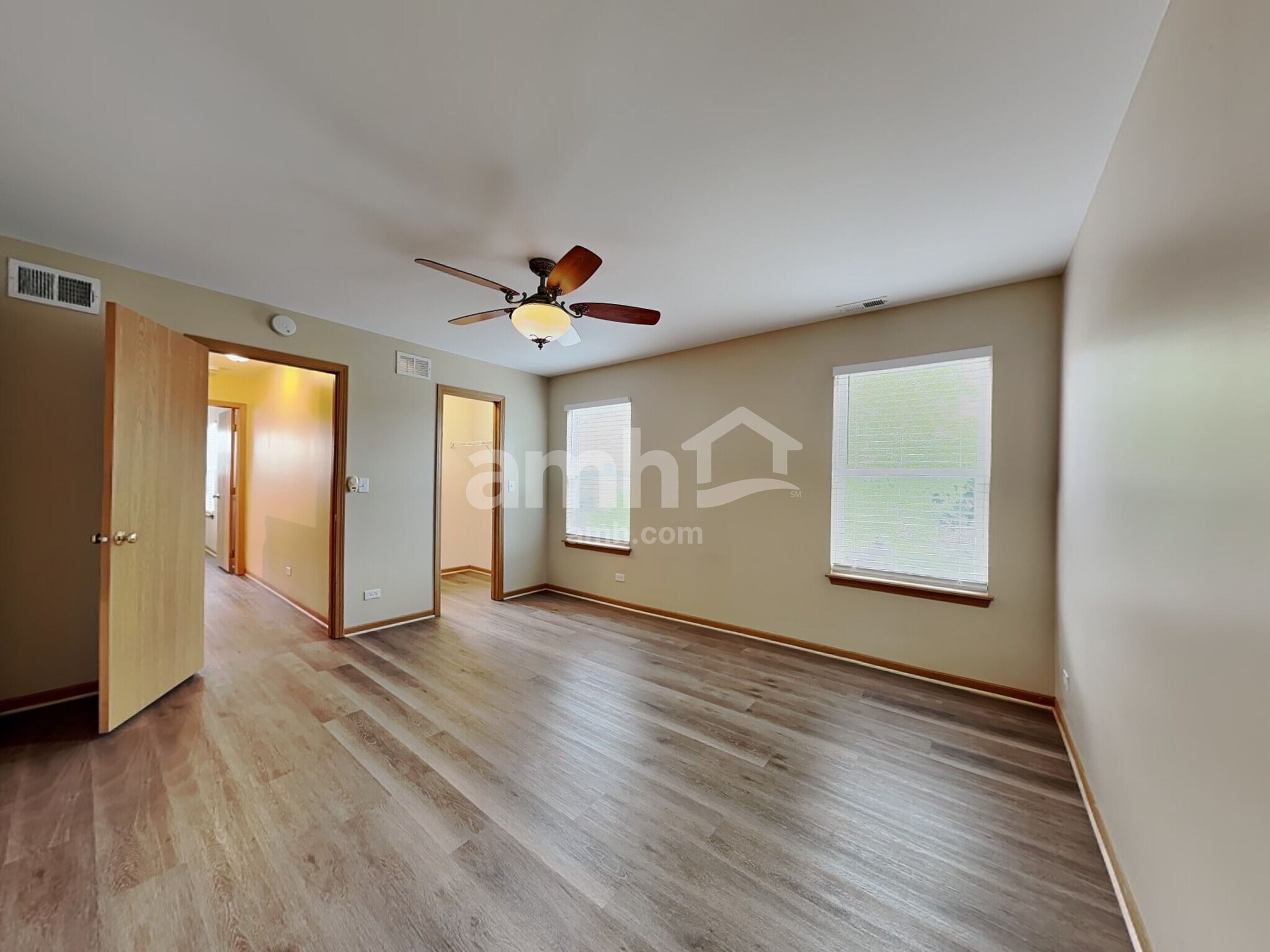 Building Photo - 560 S Annandale Dr