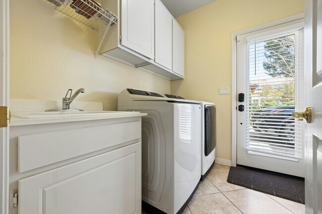 Building Photo - 710 Greyfield Ct