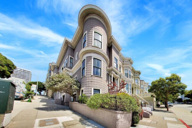 Building Photo - 1900 Laguna St