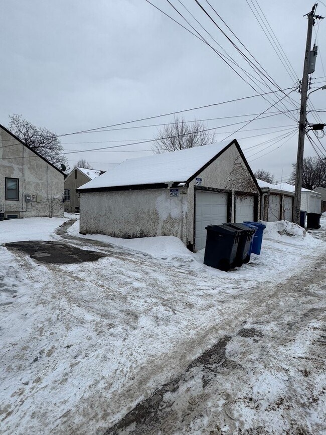 Building Photo - 5704-5706 Chicago Avenue