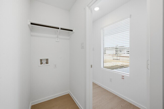 Building Photo - 3928 Pontchartrain Pkwy