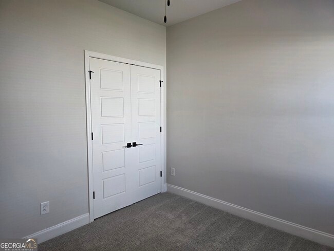 Building Photo - 123 Susan Dr