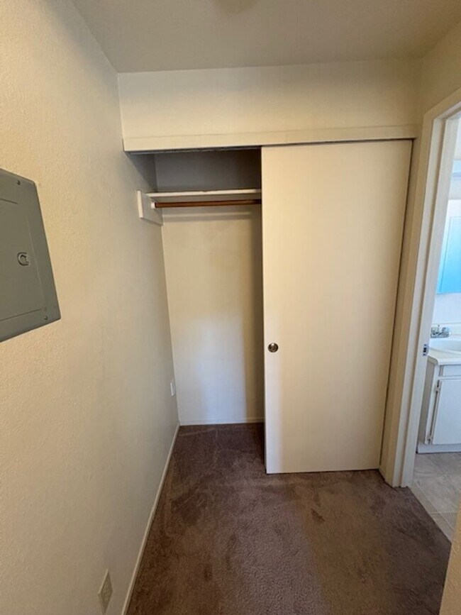 Building Photo - 1215-1219 Bond St