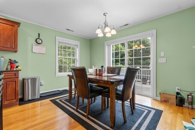 Building Photo - 55 Allen St