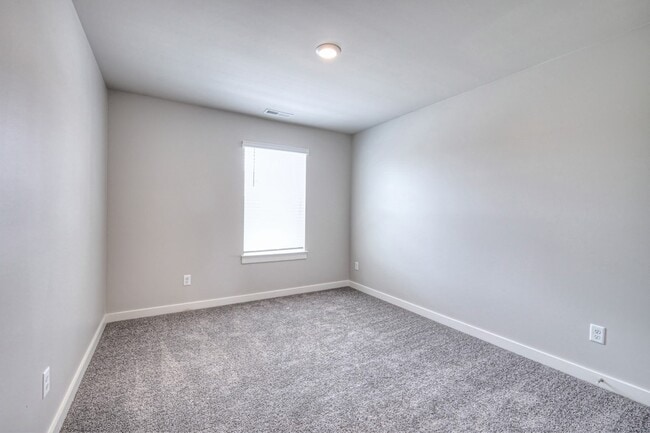 Building Photo - 531 Swanholme Dr