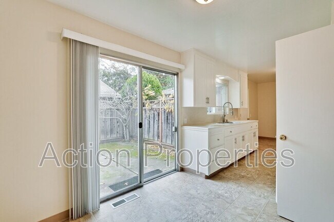 Building Photo - 1575 California St