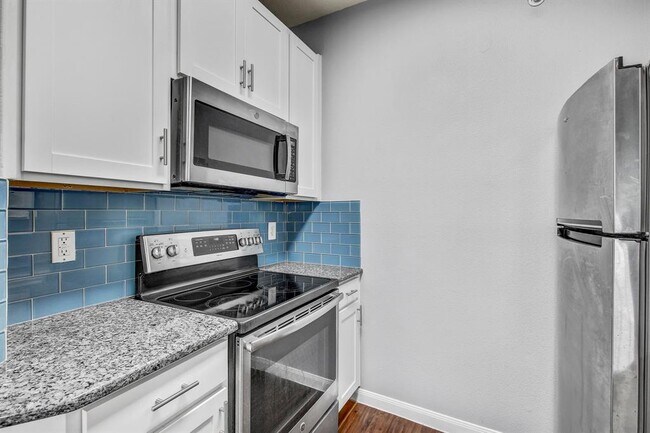 Building Photo - 2320 Gracy Farms Ln