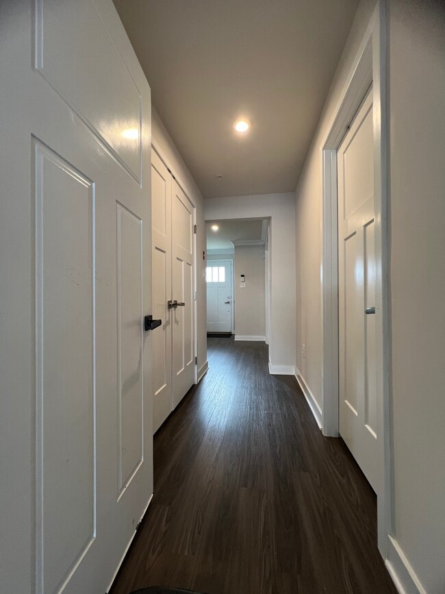 Building Photo - 272 Sugar Maple Square
