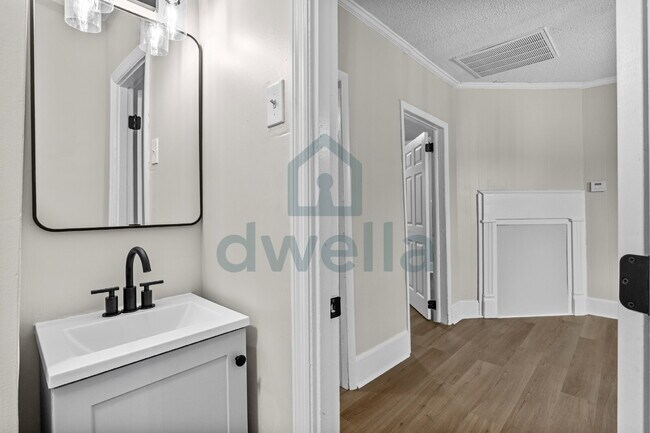 Building Photo - "Charming 3-Bedroom Home in Sumter with 2 Full Baths & Cozy 1169 Sq Ft Layout!"