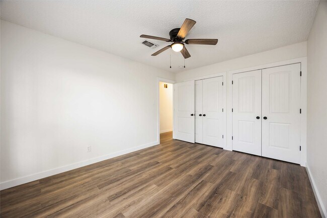 Building Photo - 12418 A Bar Dr