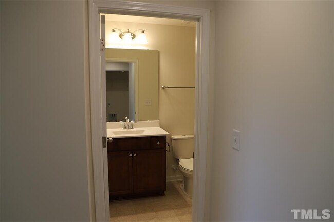 Building Photo - 315 King Closer Dr