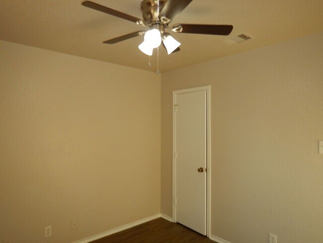 Building Photo - 16127 Branding Pass