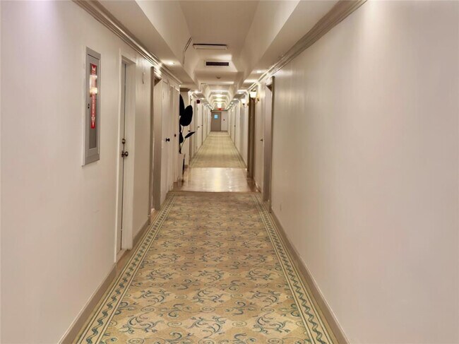 Building Photo - 800 SE 20th Ave