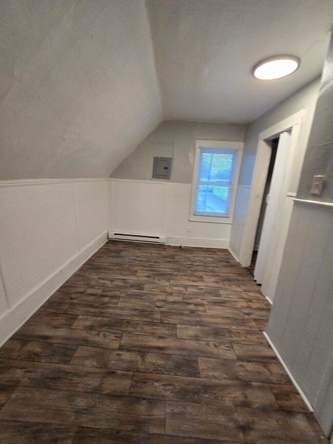 Building Photo - Three Bedroom Apartment Located in Anderson, IN!!!  ( Section8 Welcomed)