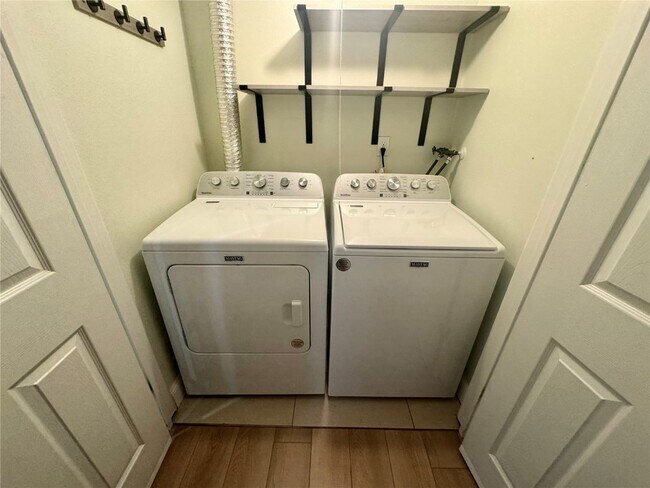 Building Photo - 4259 Burnett Walk