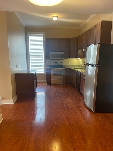 Building Photo - 48 Castle St