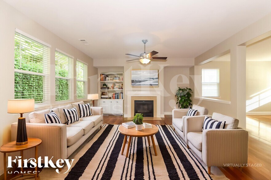 Building Photo - 422 Howell Crossing